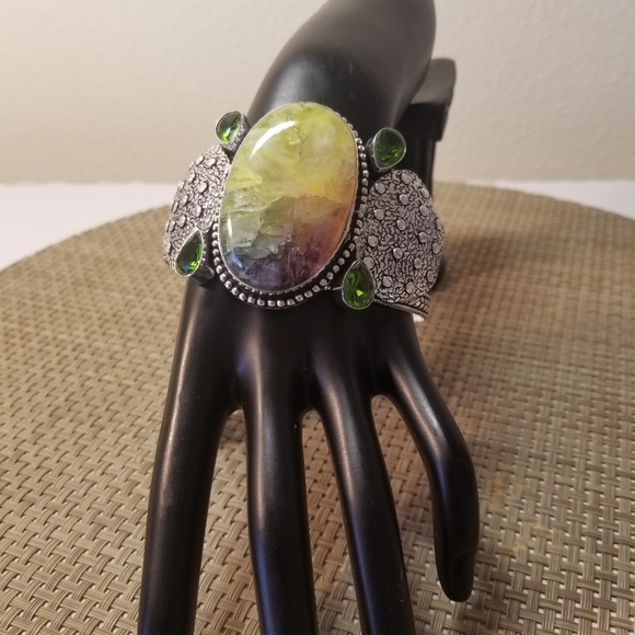 Jewelry - DIVINE BRACELET NWOT